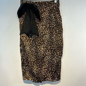 Deadly dames leopard pencil skirt with big bow detail size small